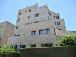 لابيد يعتزم السكن في منزل هُجّر منه الفلسطينيين أيام النكبة