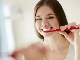 دراسة: تنظيف الأسنان في هذا الوقت يطيل العمر
