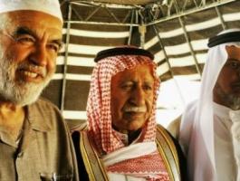الاحتلال يقرر منع قاضي عشائري من المرور عبر المعابر الإسرائيلية