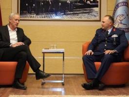 غانتس ووزير الدفاع التركي