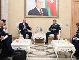 غانتس في اذربيجان