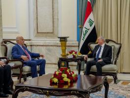 شاهد: رئيس جمهورية العراق يستقبل ممثل الرئيس الفلسطيني في بغداد
