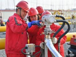 الصين ترفع وارداتها من النفط الخام الروسي في أبريل