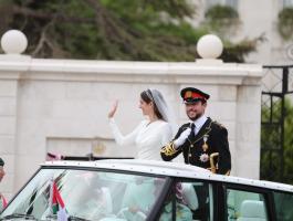 انطلاق الموكب الأحمر خلال حفل زفاف ولي العهد