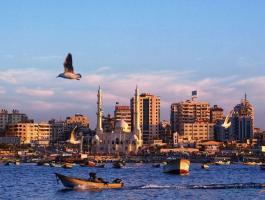 وفد كبير من رجال وسيدات الأعمال في الضفة يزور قطاع غزة
