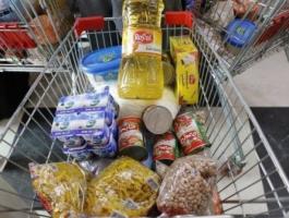غزّة: التنمية الاجتماعية تُطلق مشاريع إغاثية لدعم الأسر الفقيرة 