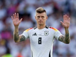 f_img.kooora.comistoreimageskoooramhmed_azizno_logotoni kroos2.jpg