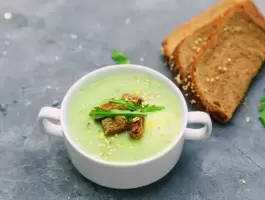 شوربة الكوسة بالنعناع