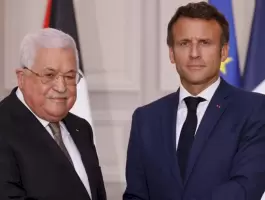 الرئيس-ماكرون-والرئيس-عباس-1717002216.jpg.webp