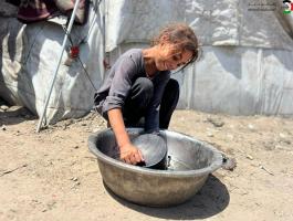 في قلب الخيام.. حين يتحوّل الماء الملوّث إلى تهديد يومي