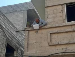 شؤون اللاجئين بالمنظمة تُنجز مشروع إنارة تجمع الحسينية بريف دمشق