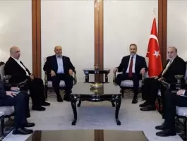 وزير خارجية تركيا يبحث مع 