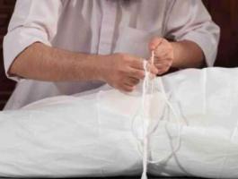 بالفيديو : لماذا يوضع القطن للميت؟ معلومة تقشعر لها الأبدان!