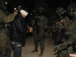 الاحتلال يعتقل فلسطينيين في الضفة الغربية