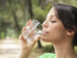 benefits-of-drinking-water-980x490