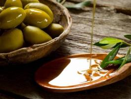 spoon-of-olive-oil1-jpg-7270430465830176_118021_large