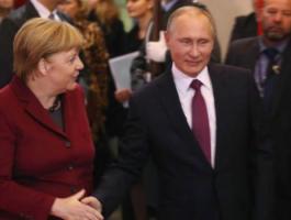 بوتين يلتقي ميركل في 2 مايو بموسكو1.jpg