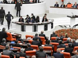 اللجنة الدستورية التركية توافق على 10 مواد من مسودة الدستور الجديد