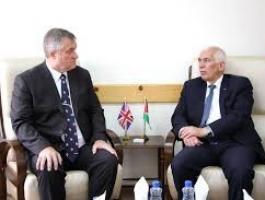 حميد يضع القنصل البريطاني في ضوء الانتهاكات الإسرائيلية