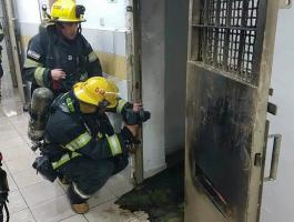 بالصور: اندلاع حريق هائل بمركز تحقيق 