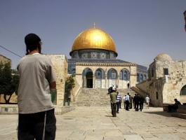 الاحتلال يقرر إبعاد أحد حراس المسجد الأقصى