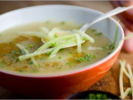 Potatoes-and-celery-soup