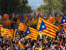 سكان كتالونيا يتوجهون للمشاركة في استفتاء الانفصال عن أسبانيا