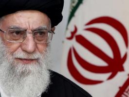 خامنئي يستقبل مصارعاً إيرانياً رفض مواجهة خصمه الإسرائيلي