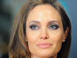 angelina-jolie-bafta-awards-2013-stunning-makeup-main-980x498