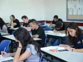 Students-in-Kiryat-Sharet-high-school-in-Holon