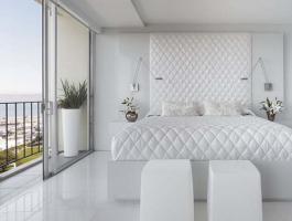 Exotic-modern-bedroom-white-decor-design
