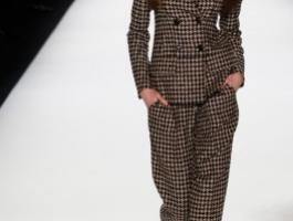 Riani-Fall-Winter-2014-2015-Runway-Review-7-600x1135-264x500