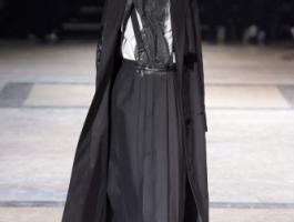 yohji-yamamoto-rtw-fall-2016-32-333x500