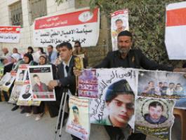 دعوات لمساندة الأسرى في سجون الاحتلال