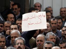 المعلم-الفلسطيني-يتوه-بين-حقه-وحق-طلابه