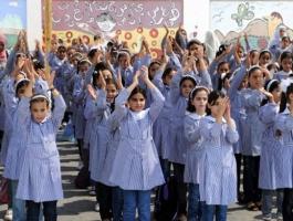 الأونروا توزع حقائب مدرسية على أكثر من 6 آلاف طالب في غزة