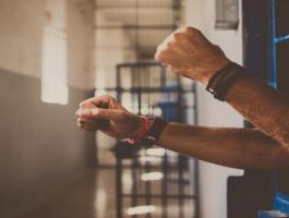 السجن 8 سنوات لمتهم بقضايا نصب في دير البلح