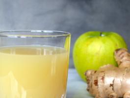 Apple-juice-with-ginger-and-lemon.jpg