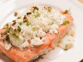saumon-à-la-ricotta-et-aux-oignons-verts-baked-salmon-with-ricotta-and-spring-onions-1-of-1-1024x682-980x490