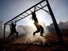 بالفيديو: تقرير يكشف عن تدريبات مكثفة تُجريها كتائب الأقصى بغزة