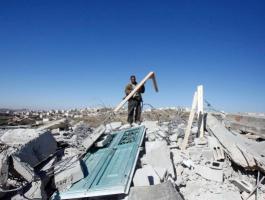 بلدية الاحتلال تجبر مقدسياً على هدم منزله.jpg