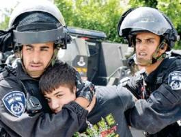 وقفة تضامنية بالخليل مع الأسرى الأطفال في سجون الاحتلال