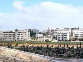 -وتعليق منظر عام لجامعة بيرزيت