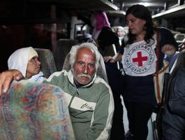 قالت اللجنة الدولية للصليب الأحمر صباح يوم الاثنين، بمغادرة دفعة جديدة من ذوي أسرى  غزة  عبر معبر 
