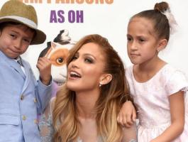 Jennifer-Lopez-Twins-Max-Emme-Home-Event-Photos-980x498