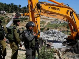 محكمة الاحتلال تُجمّد أوامر هدم 6 منازل بقرية دهمش