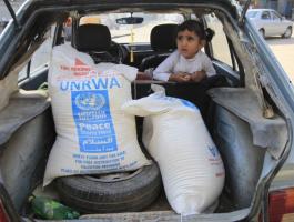 الأونروا تشرع بتوزيع مساعدات غذائية لحوالي 7000 عائلة في غزة