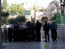 الاحتلال يقتحم 