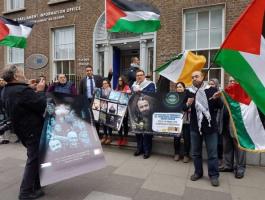 الجالية الفلسطينية بايرلندا تنظم وقفة تضامنية مع الأسرى.jpg