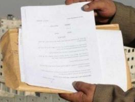 الخليل: قوات الاحتلال تُخطر بوقف العمل في بناء منزل ببلدة يطا 